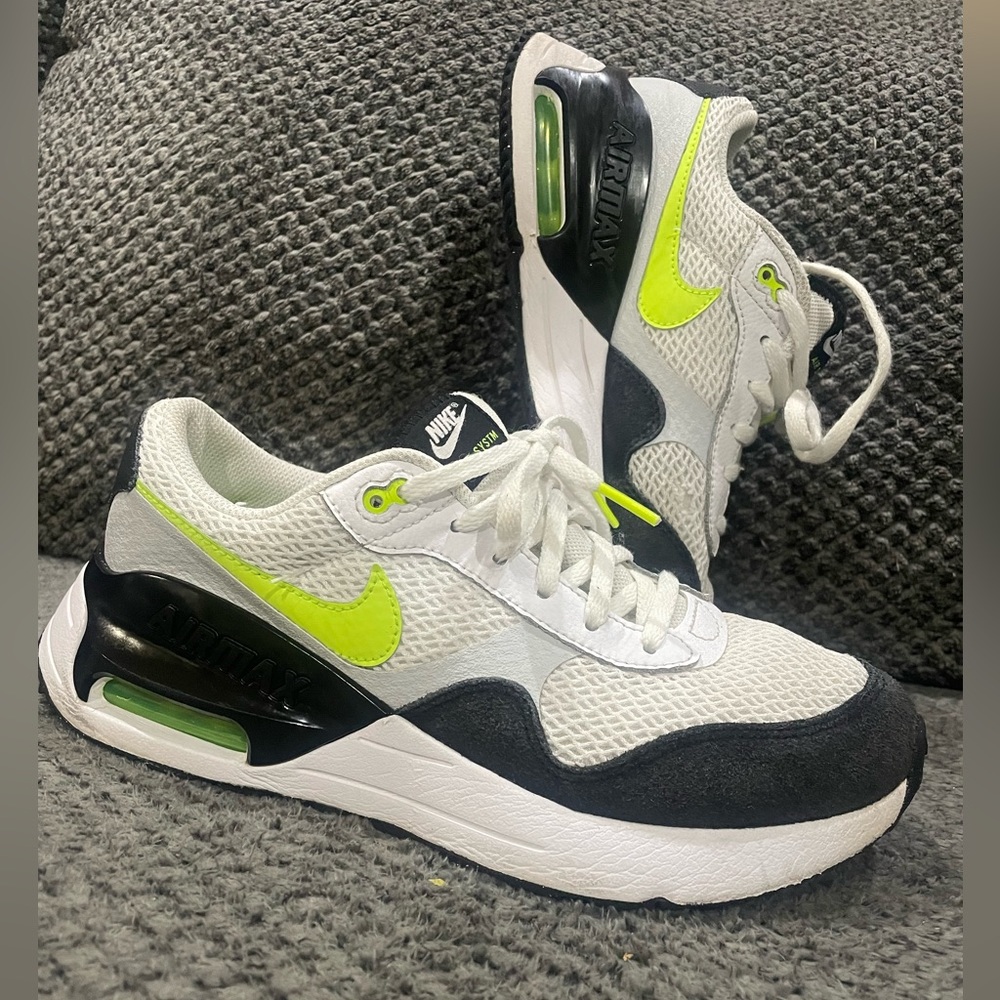 Nike Air Max SYSTM Shoes Size 6Y (size 8 in women)